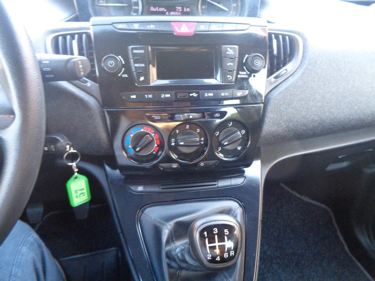 Lancia Ypsilon 1.0 FireFly 5 posti S&S Hybrid Silver
