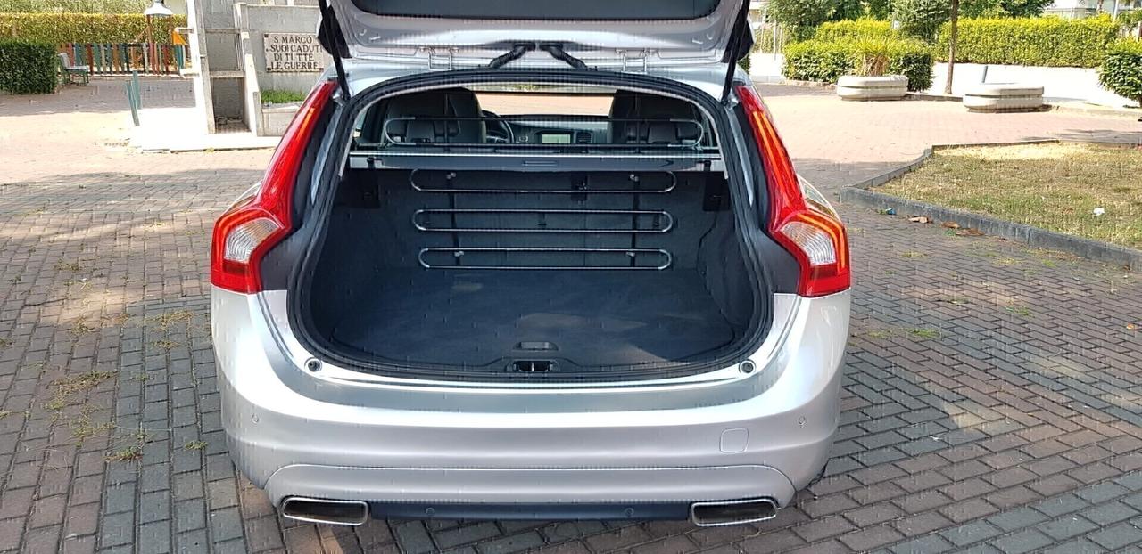 Volvo V60 2.0 d 150 cv D3 Geartronic Volvo Ocean Race,pelle,cambio automatico,navi,cruise control,cerchi 18
