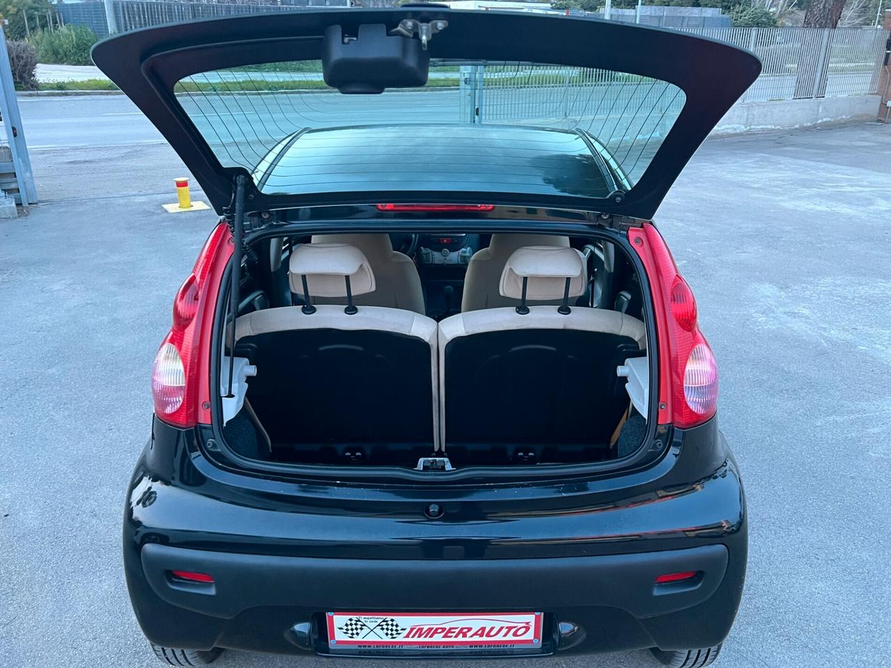 Peugeot 107 1.0 5p. Sweet Years TAGLIANDATA