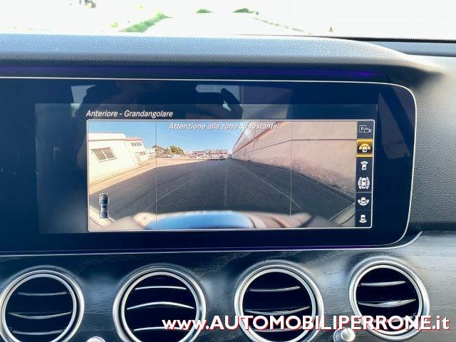 MERCEDES-BENZ E 220 d Sport (Virtual/Navi/Retro/LED)