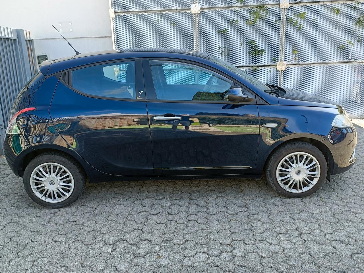 Lancia Ypsilon 1.2 69 CV 5 porte Gold