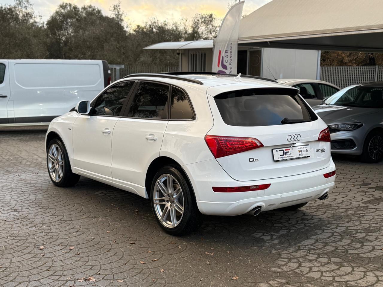 Audi Q5 3.0 V6 TDI S-Line con tetto apribile