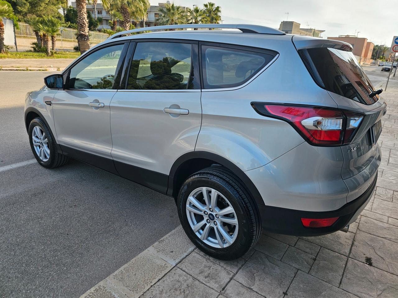 FORD KUGA 1.5 TDCI 120CV BUSINESS SPORT