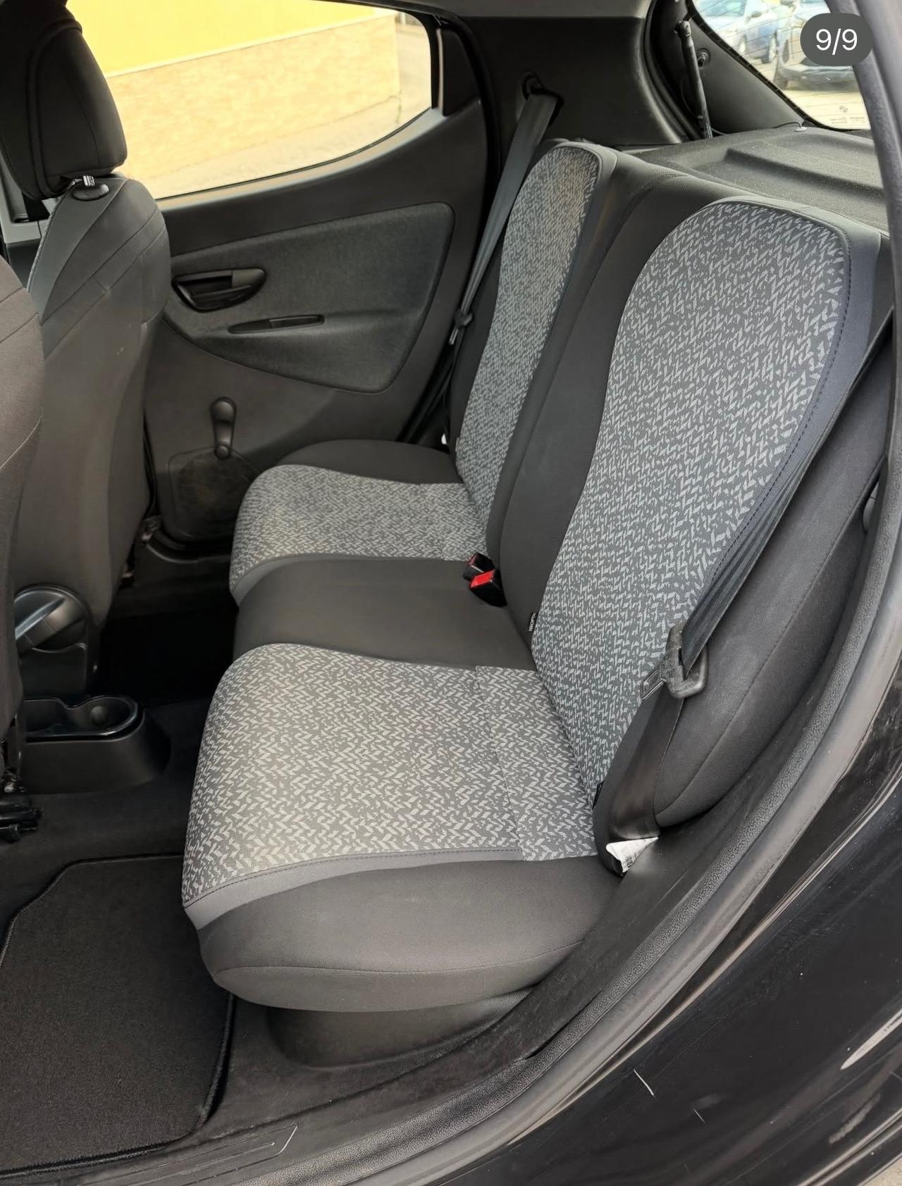 Lancia Ypsilon 1.0 FireFly 70cv Hybrid Silver 2022