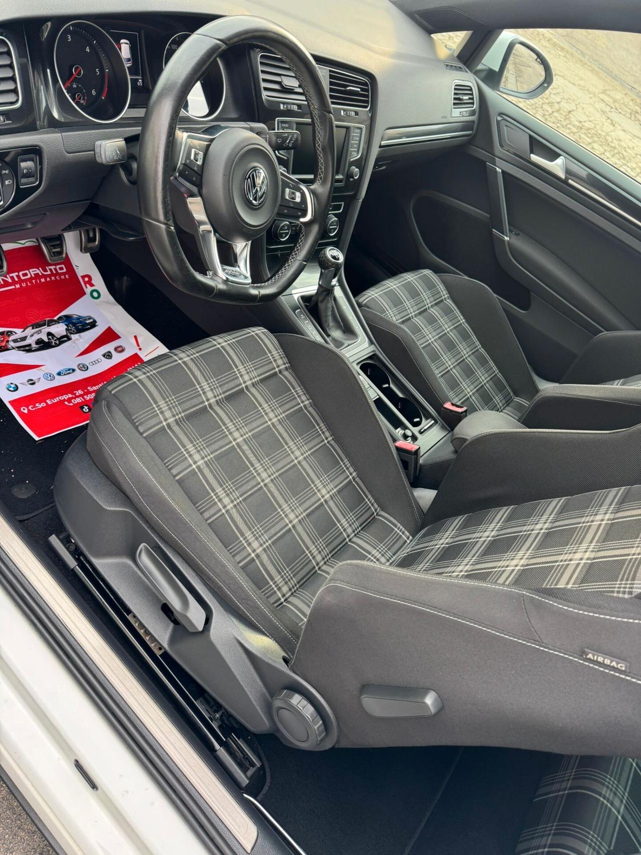 Volkswagen Golf VII 2013 3p 2.0 tdi Gtd