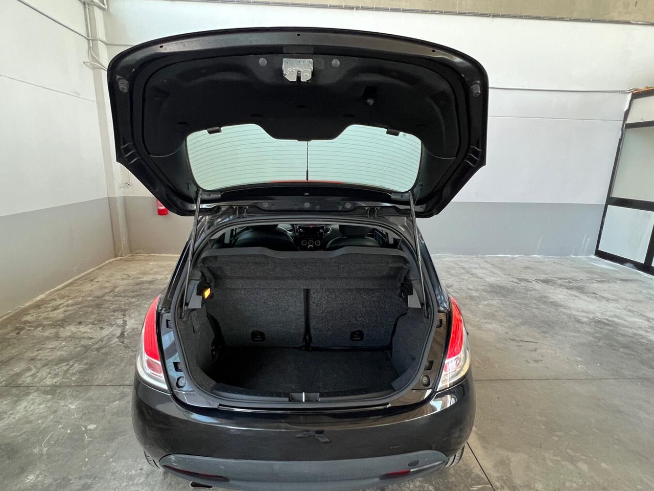 Lancia Ypsilon 1.2 69 CV 5 porte GPL PLATINUM