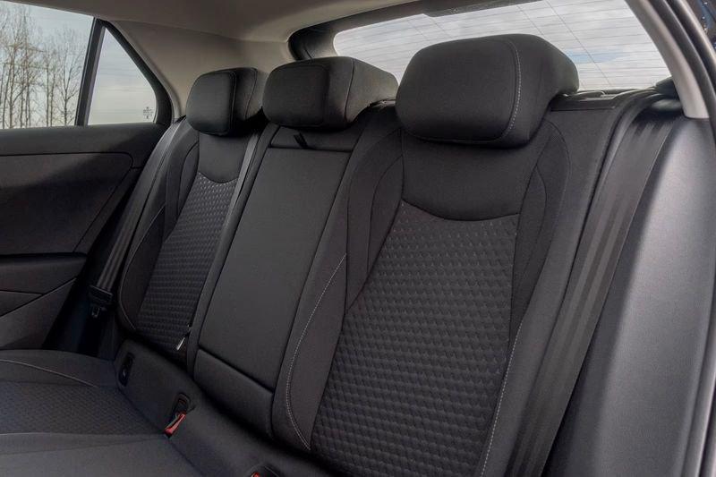 Volkswagen T-Roc 1.5 eTSI Life DSG NAVI LED CAMERA 2026