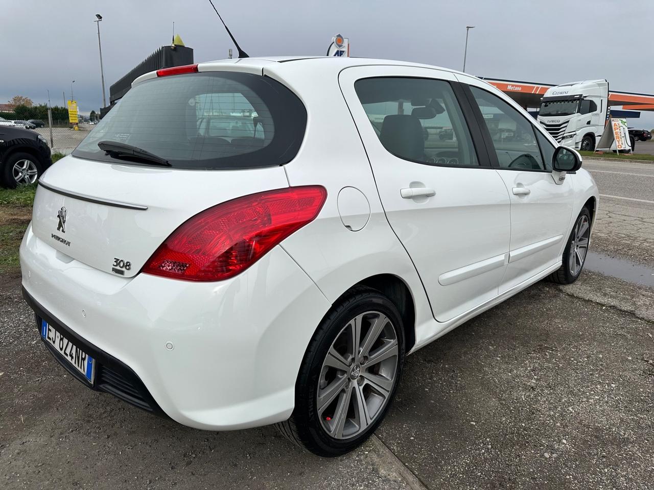 Peugeot 308 1.6 8V e-HDi 112CV Stop&Start 5p. Allure