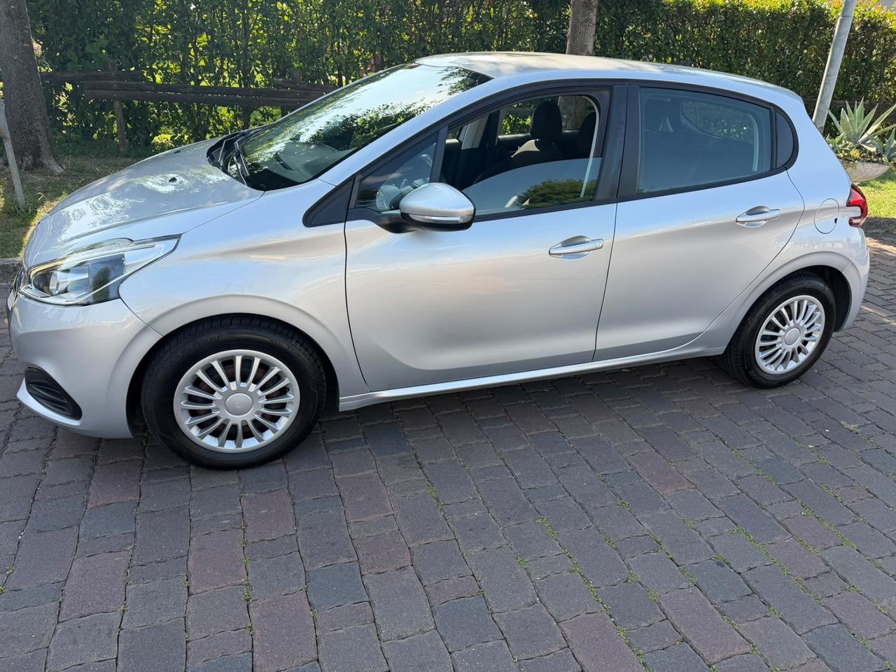 Peugeot 208 BlueHDi 75 5 porte Allure