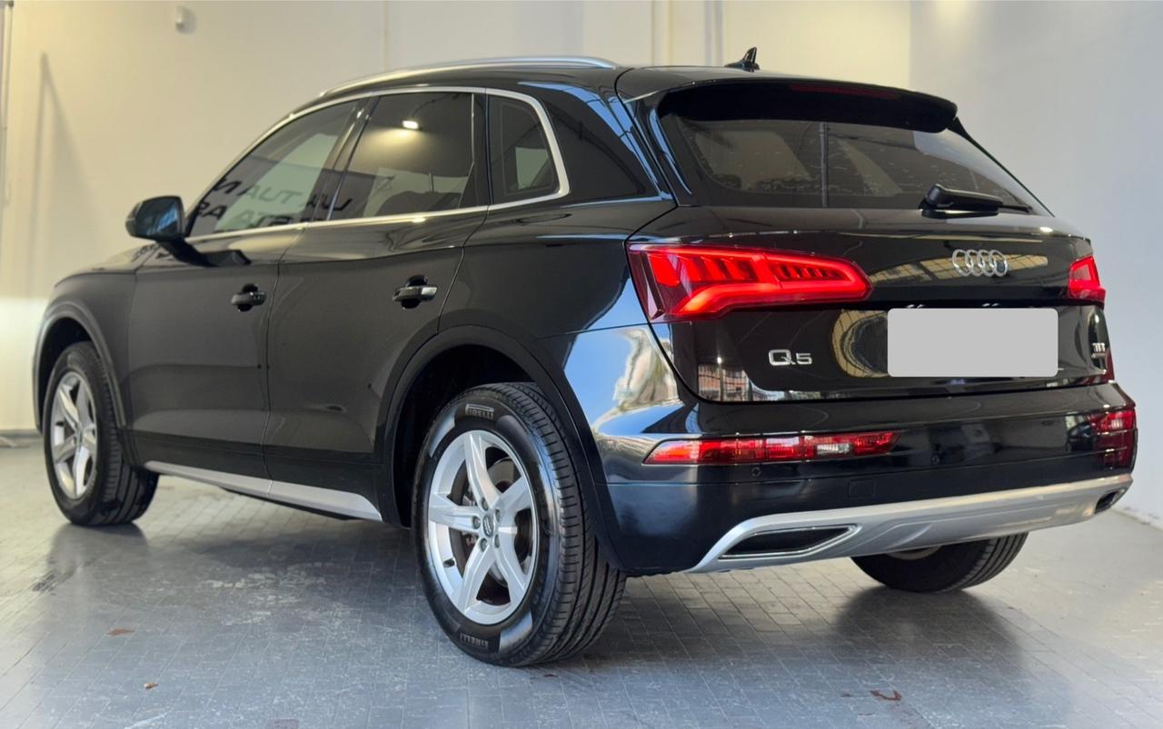Audi Q5 2.0 TDI quattro S tronic Business Sport