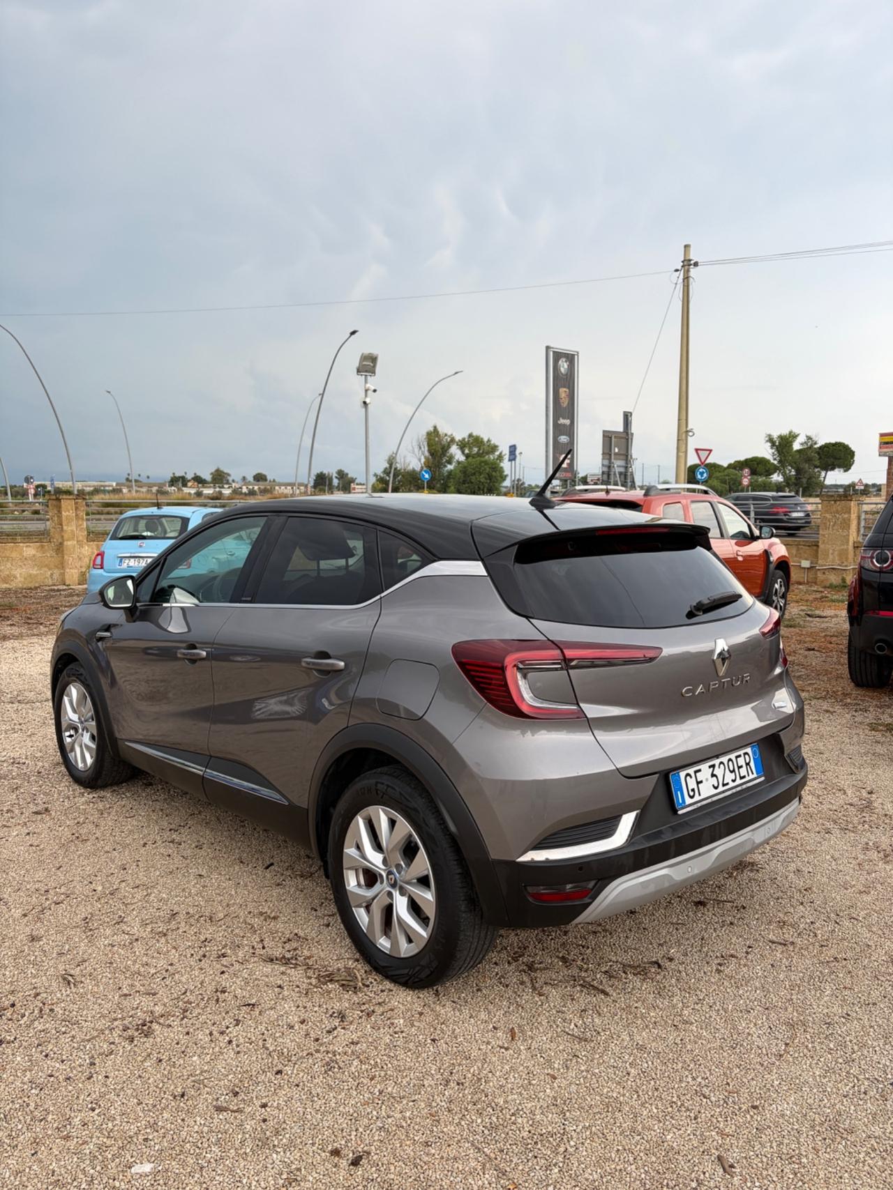 Renault Captur Plug-in Hybrid E-Tech Strafull !!!