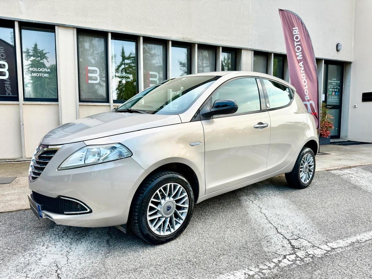Lancia Ypsilon 0.9 TwinAir 85 CV 5 porte Metano Ecochic Gold