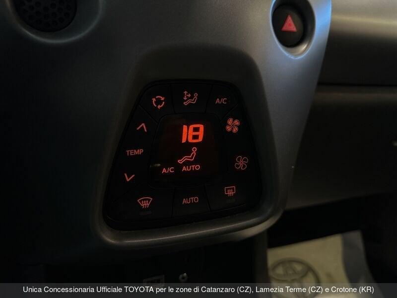 Toyota Aygo Aygo Connect 1.0 VVT-i 72 CV 5 porte x-play