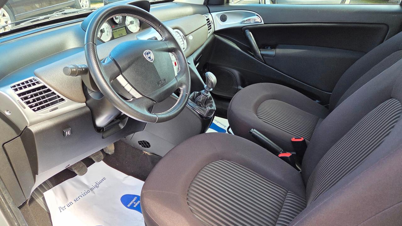 Lancia Ypsilon 1.4 Oro Ecochic GPL