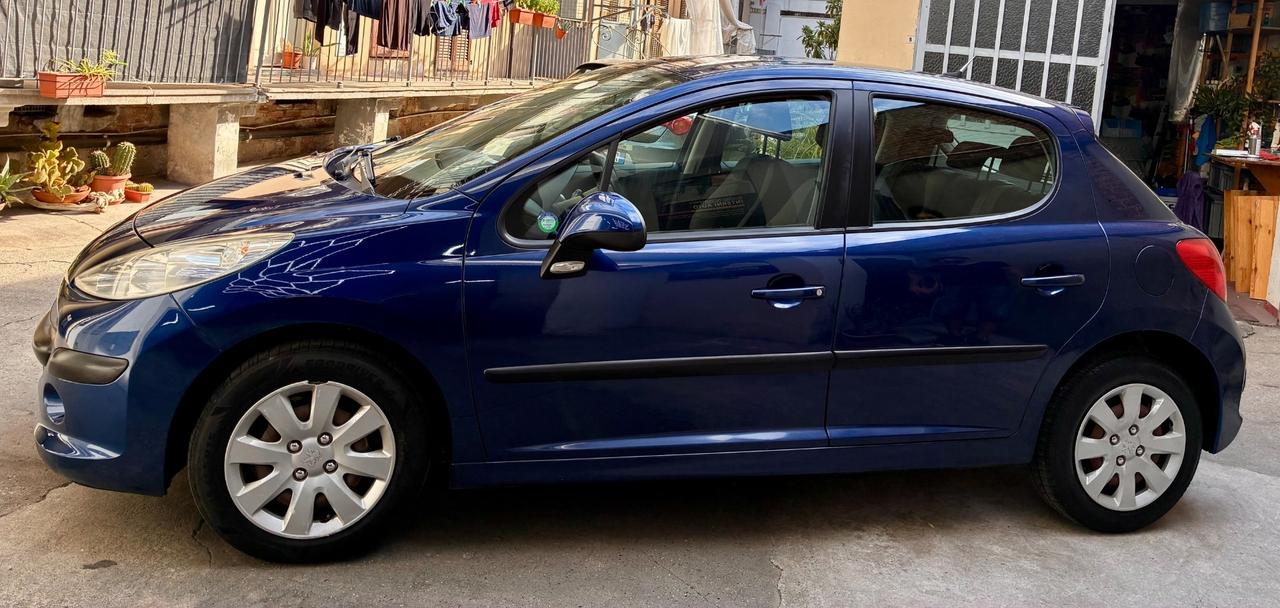 Peugeot 207 benz. NAVI 2009 - appena tagliandata !