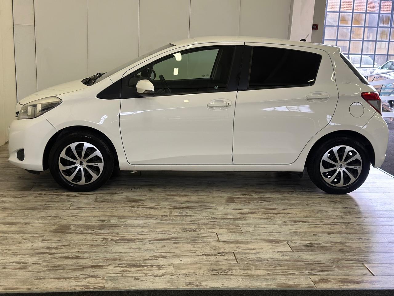 Toyota Yaris 1.0 Benzina 5 porte Lounge