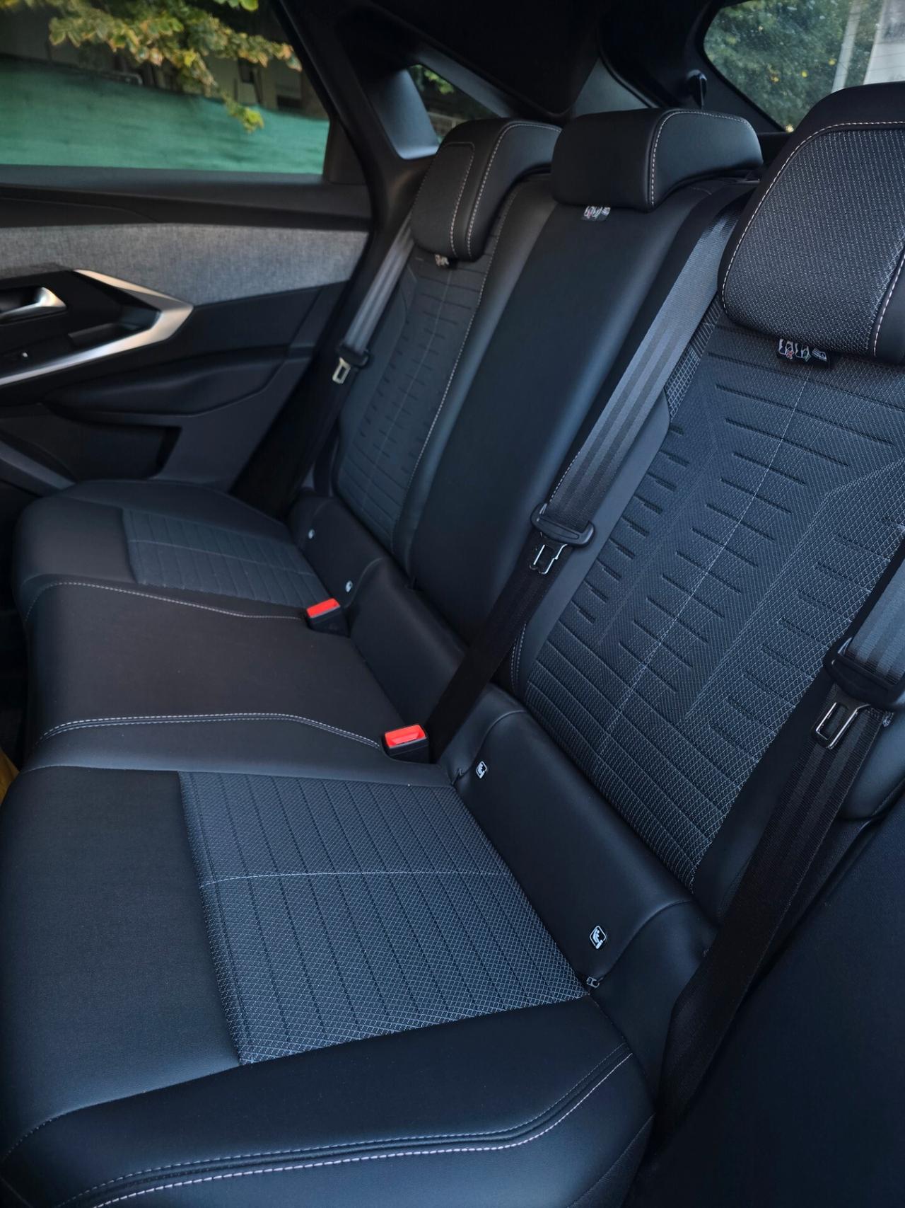 Peugeot 3008 Plug-in Hybrid e-DCS7 Allure