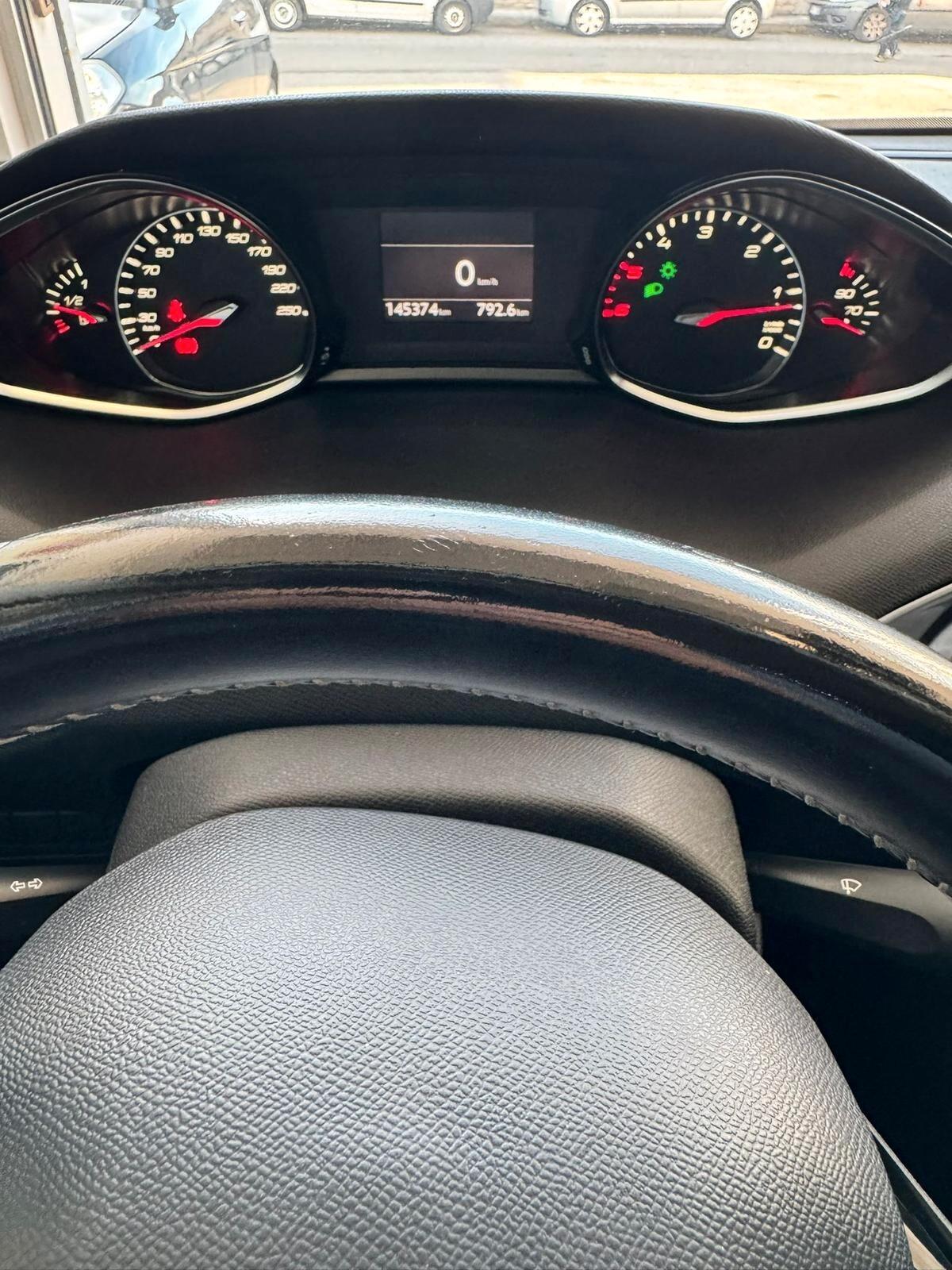 Peugeot 308 1.6 e-HDi 115 CV Stop&Start Allure