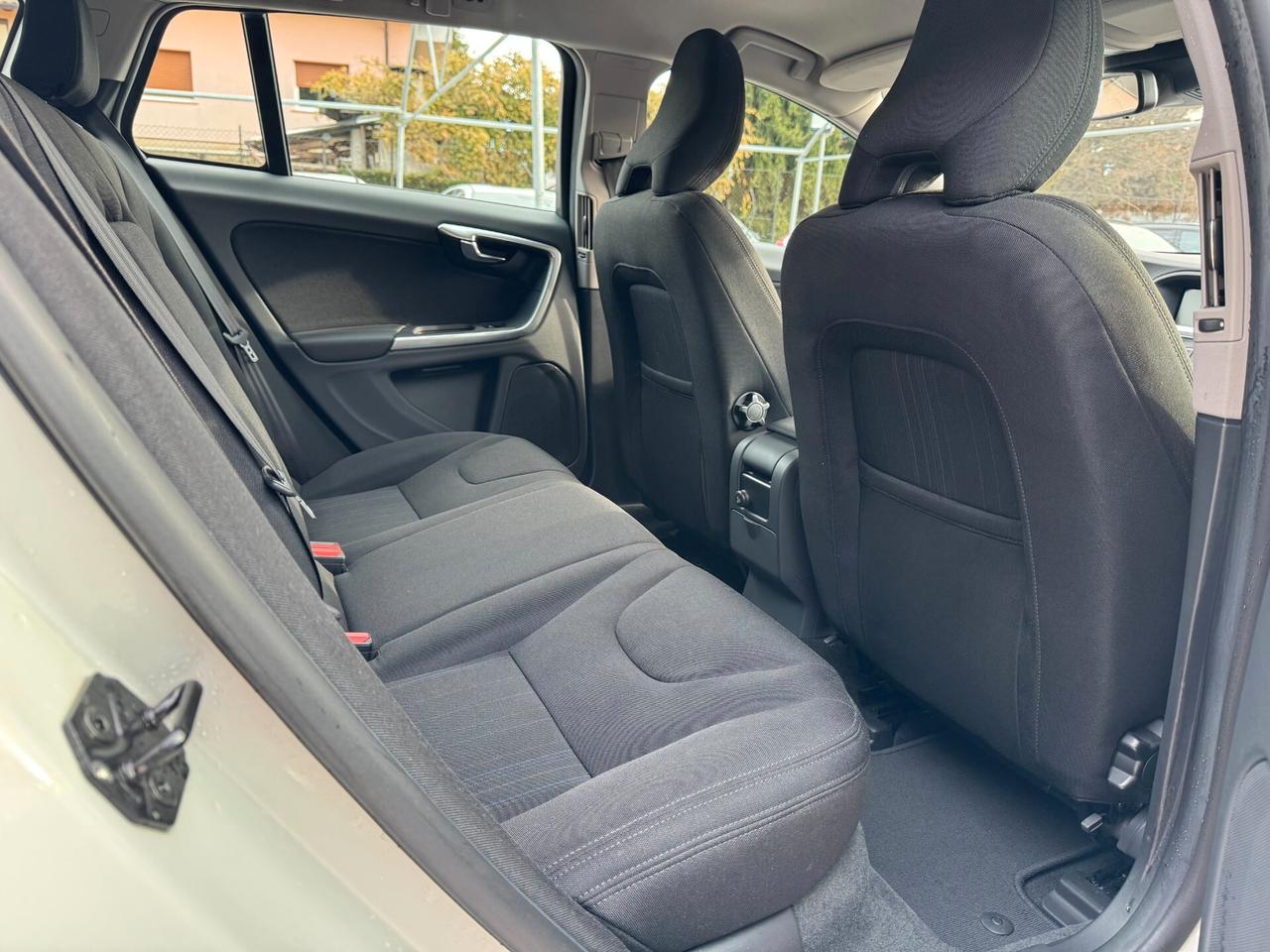 Volvo V60 T3 Momentum