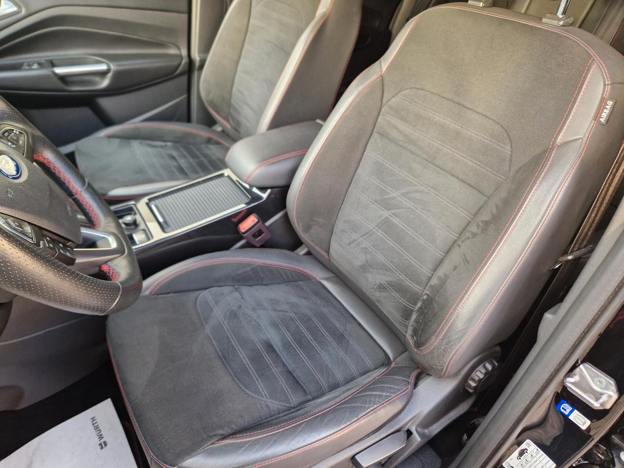 Ford Kuga 2.0 TDCI 180 CV 4WD Powershift ST-Line