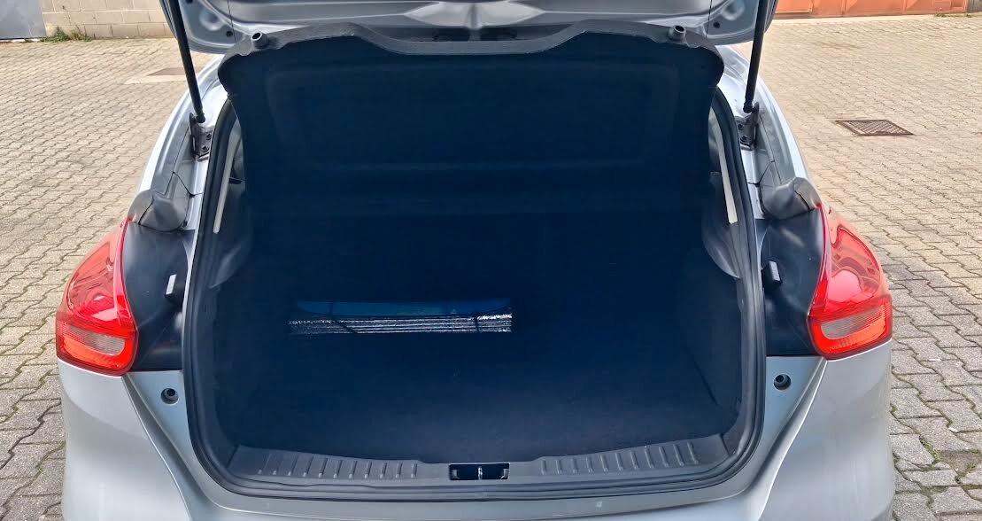 Ford Focus 1.6 120 CV BenzinaGPL Titanium