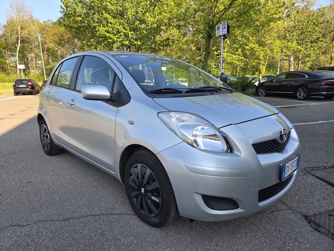 Toyota Yaris 1.3 5 porte Sol*Neo patentati *