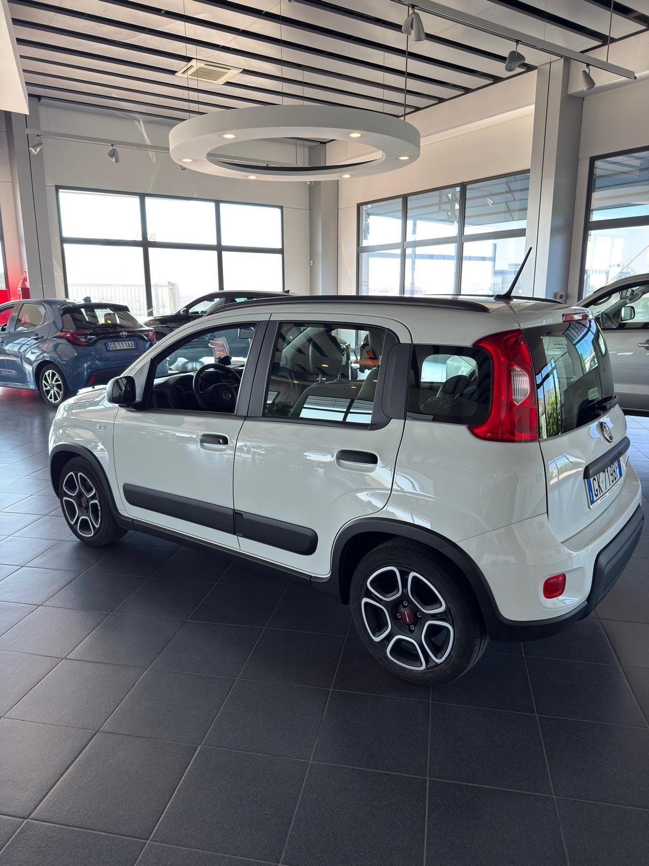 Fiat Panda 1.0 FireFly S&S Hybrid City Cross IVA ESPOSTA