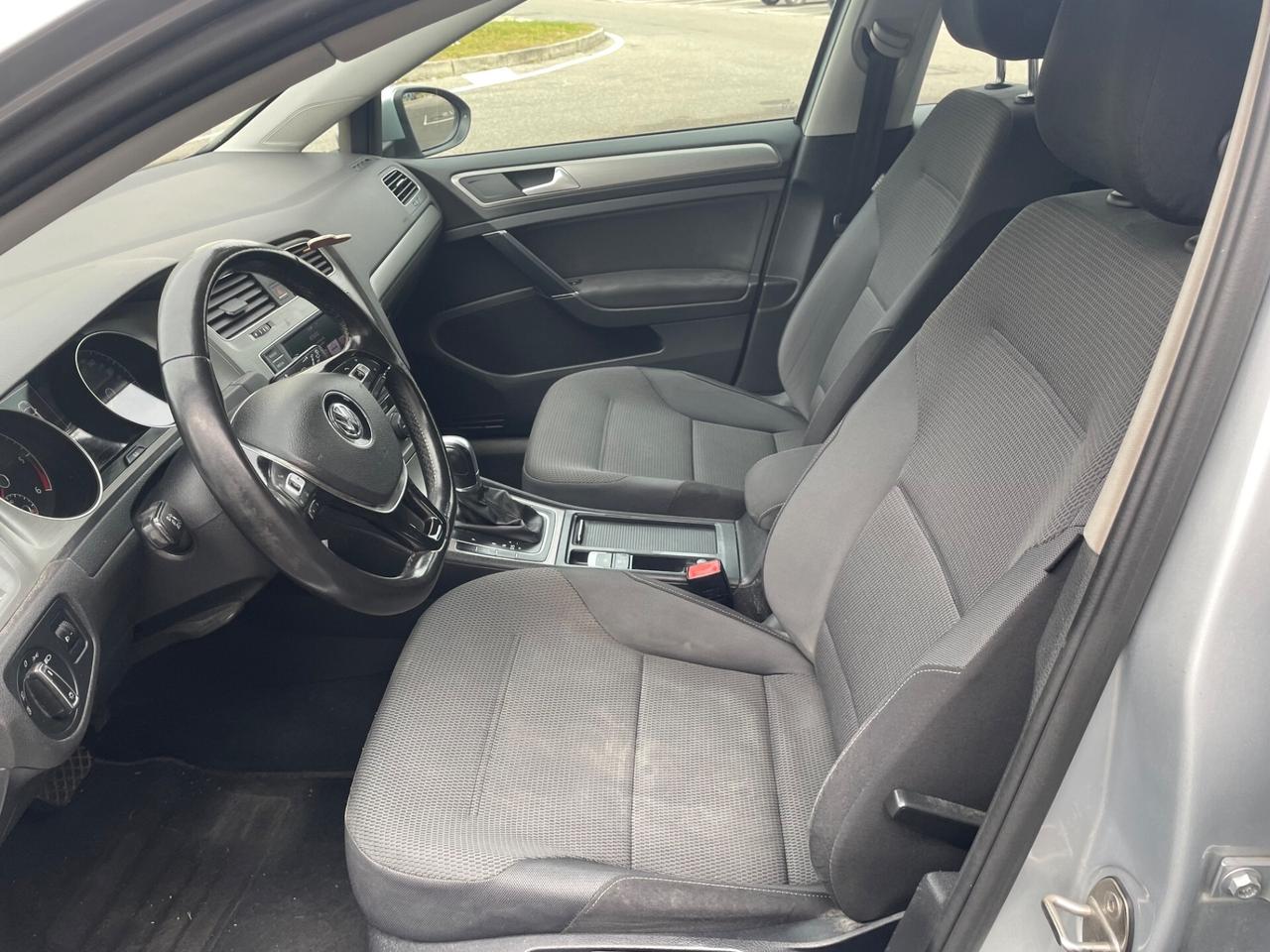 Volkswagen Golf 1.6 TDI 110 CV*Automatik*Neopatentati*