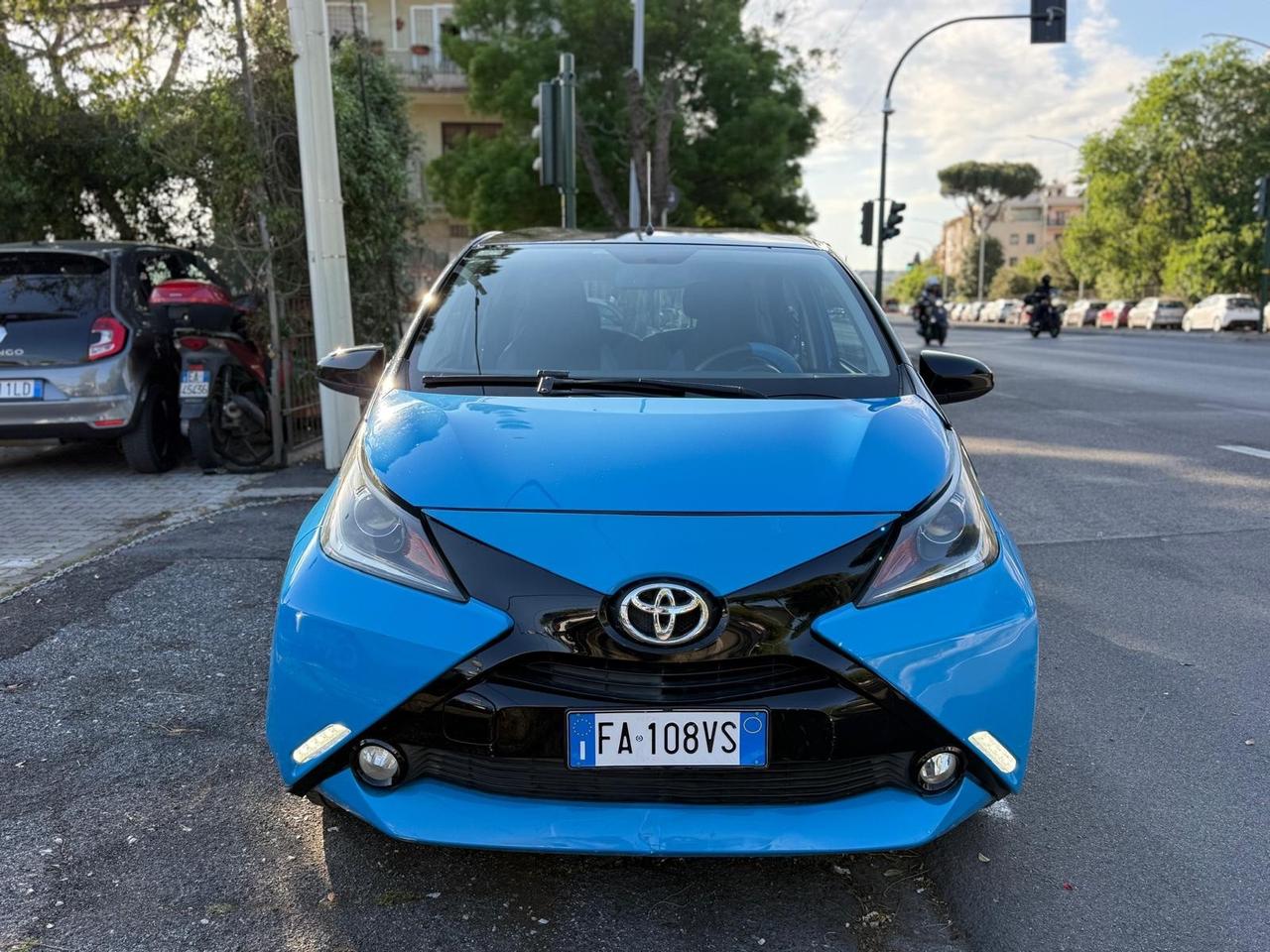 Toyota Aygo 1.0 VVT-i 69 CV 5 porte x-play