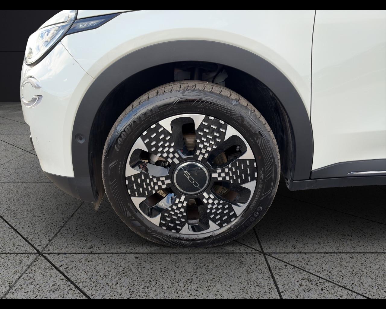 FIAT 600 Hybrid 110 CV DCT MHEV La Prima