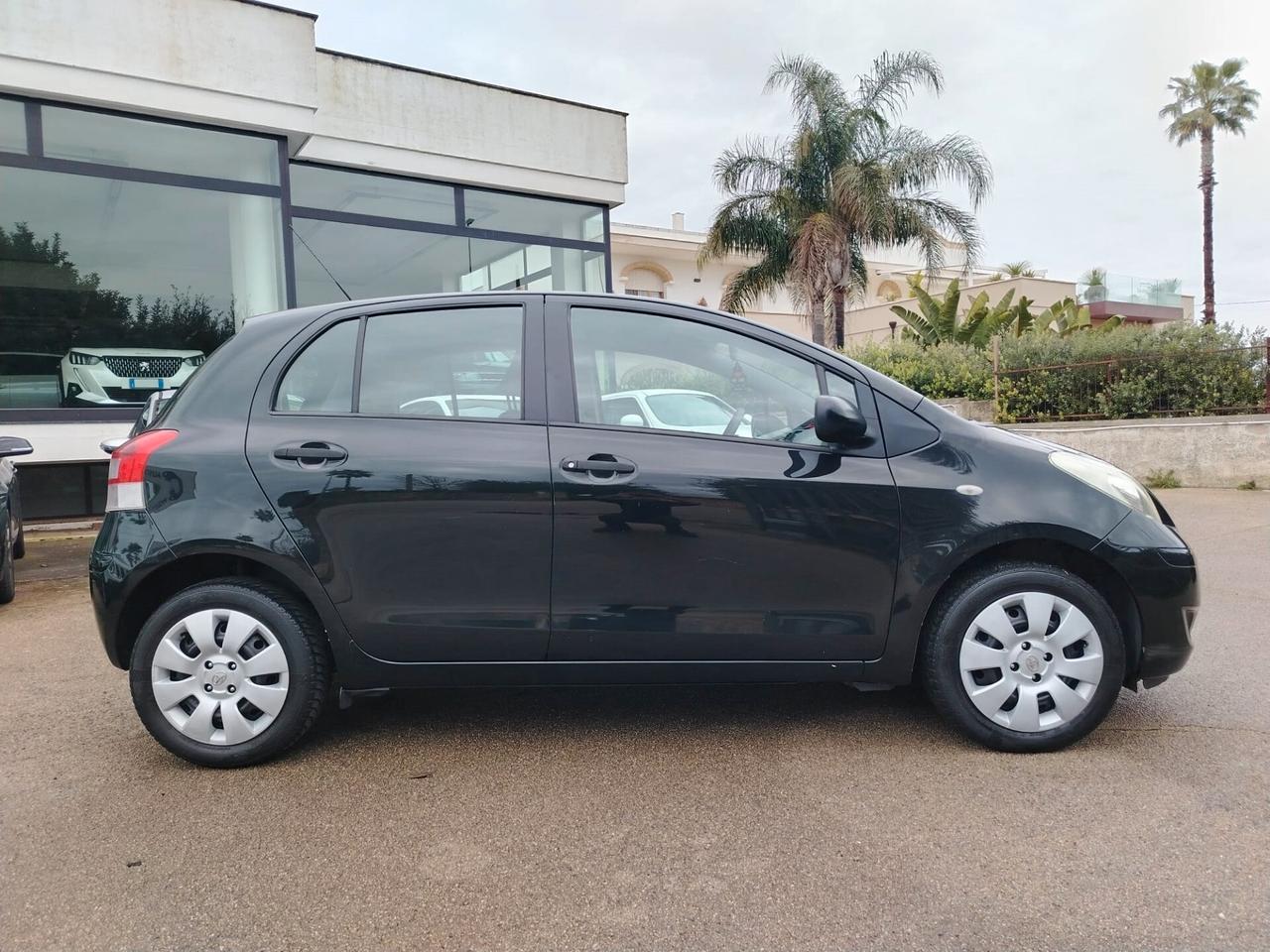 Toyota Yaris 1.0 5 porte Now