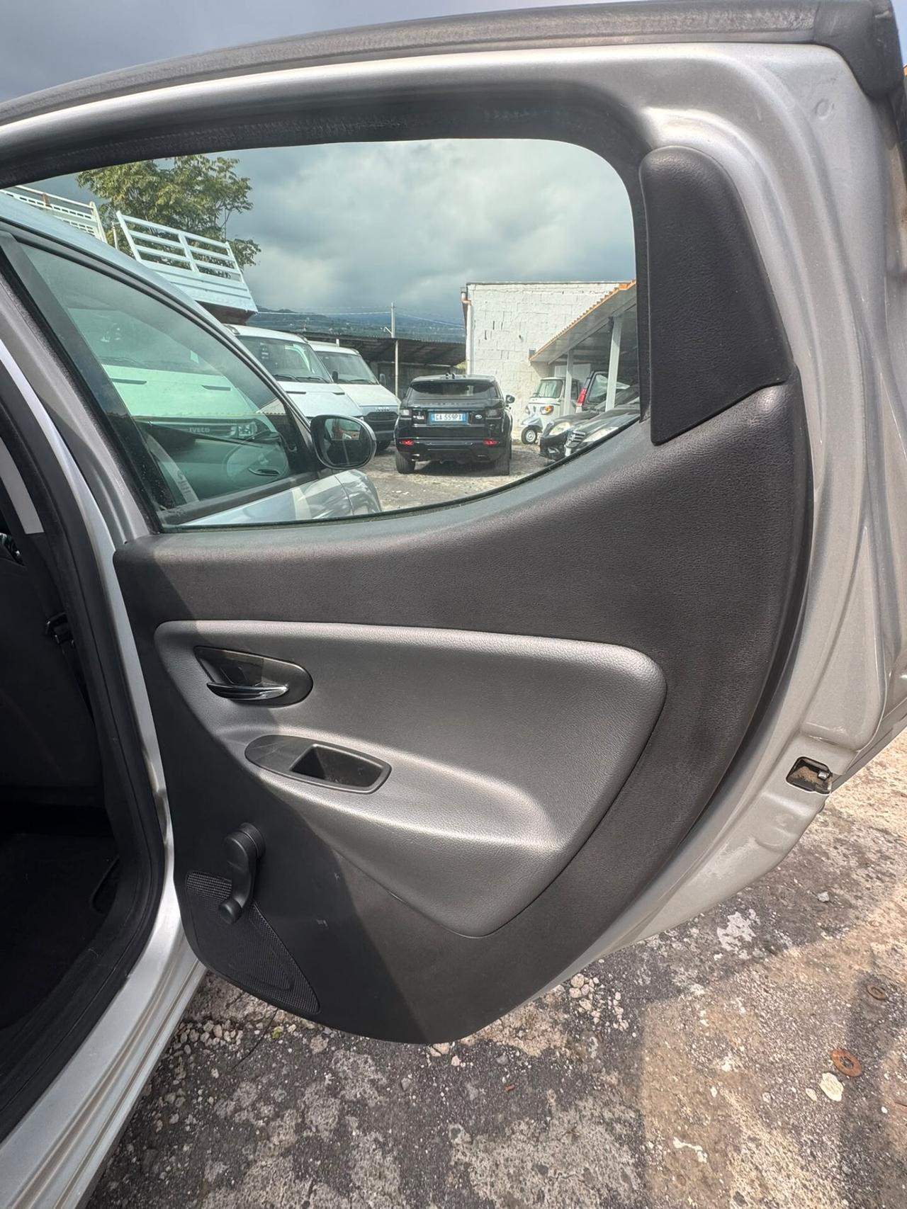 Lancia Ypsilon 1.3 MJT 16V 95 CV 5 porte S&S Platinum