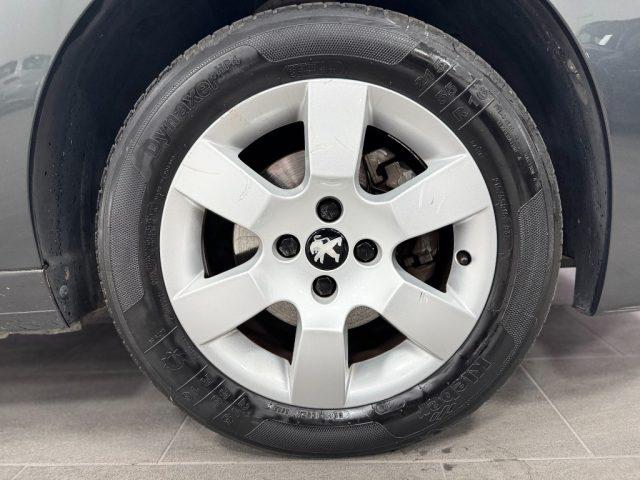 PEUGEOT 5008 1.6 HDi 115CV Business