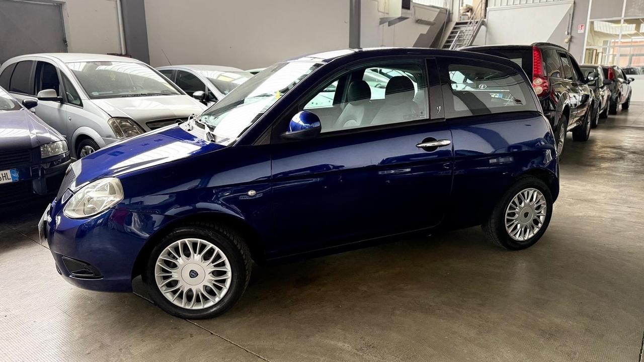 Lancia Ypsilon 1.2 Versus