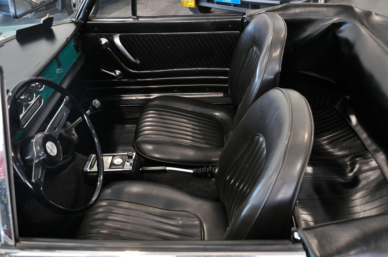 Alfa Romeo Spider 1300 Junior Duetto osso di seppia RIAR conservata