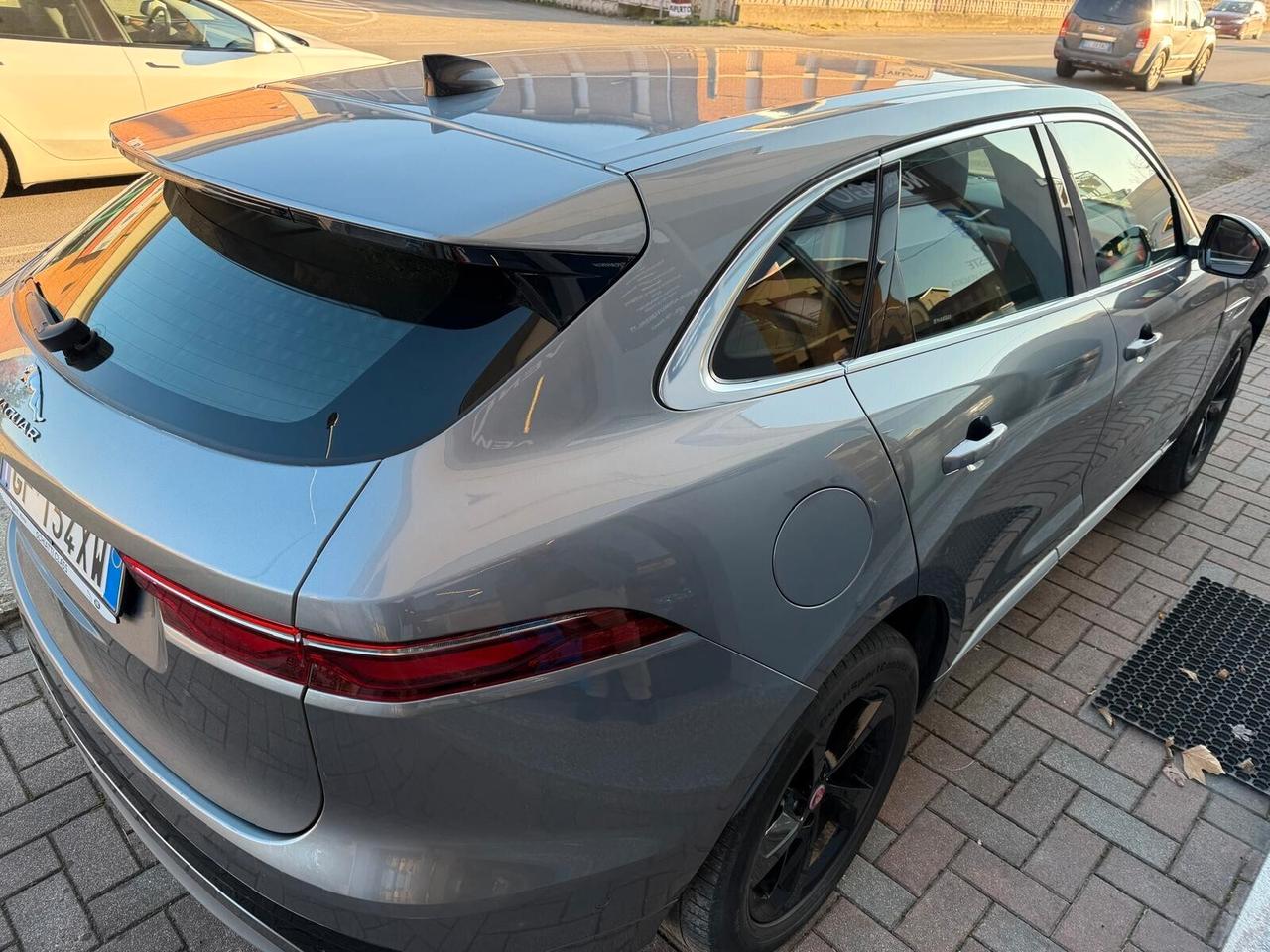 Jaguar F-Pace 2.0 D 163 CV AWD AUT. R-DYNAMIC SE
