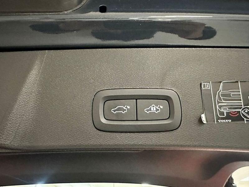 Volvo XC40 1.5 t3 Momentum 163cv auto my21