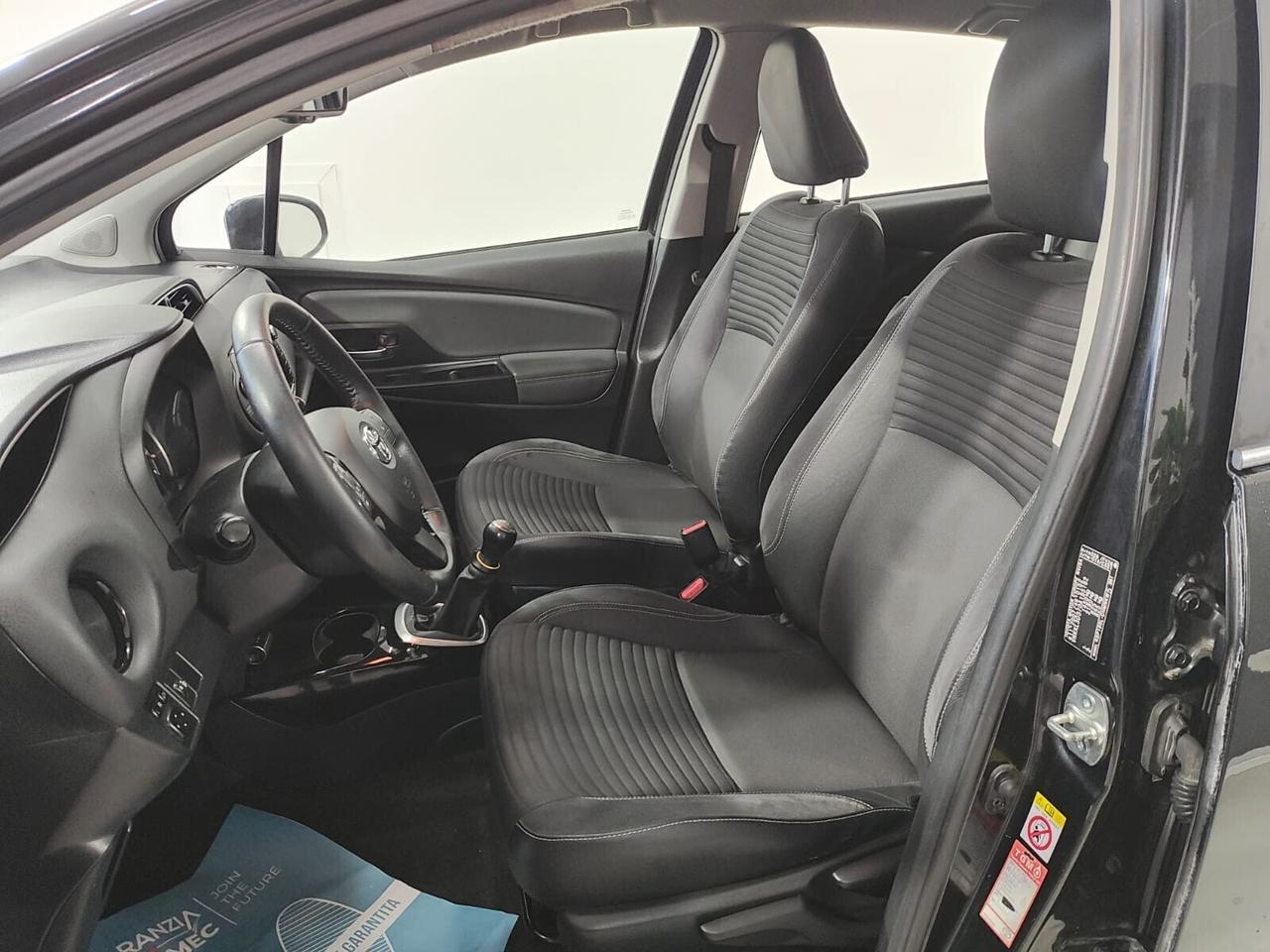 Toyota Yaris 1.0 5 porte Lounge full