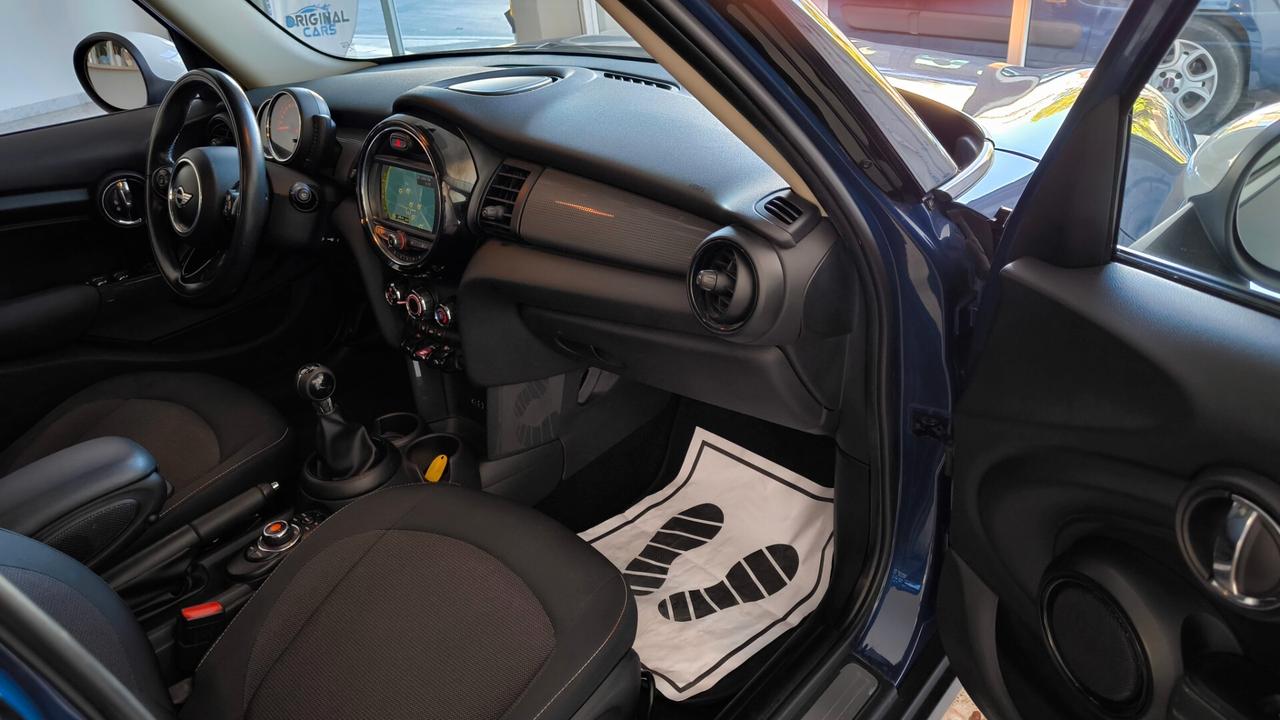 Mini 1.5 Cooper D Business 5 porte