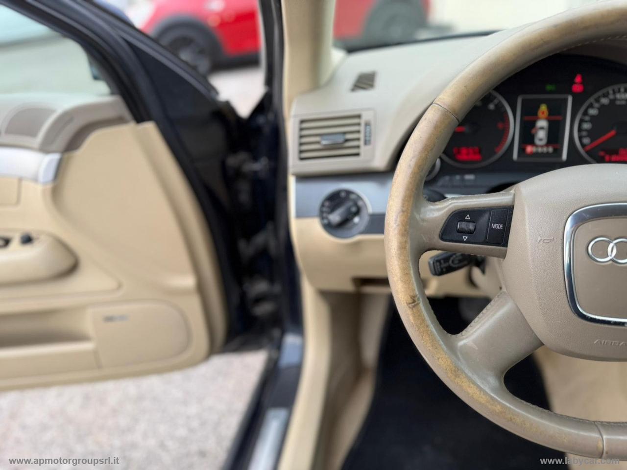AUDI A4 2.7 V6 TDI F.AP. Avant mult. Top plus