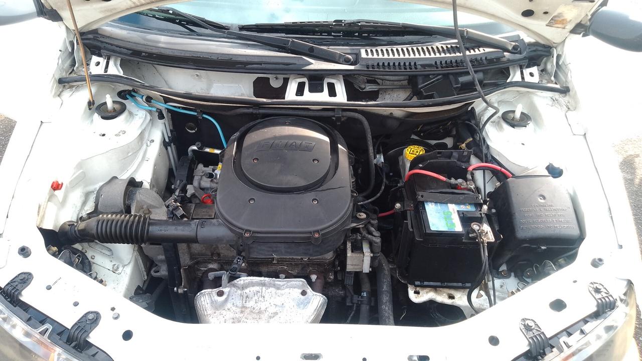Fiat Punto 1.2i cat 5 porte 100milakm NEOP 2003