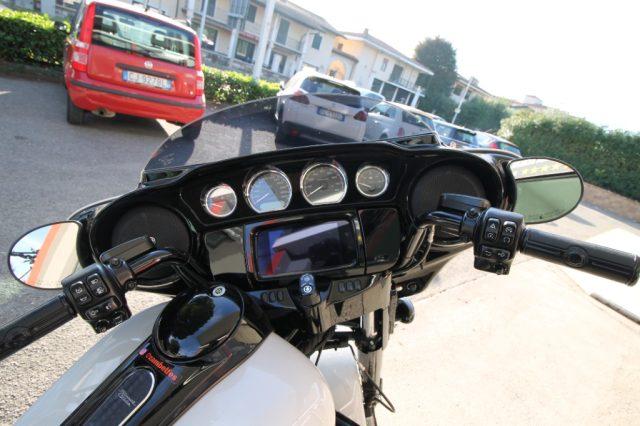 HARLEY-DAVIDSON FLHX Street Glide CRUISER