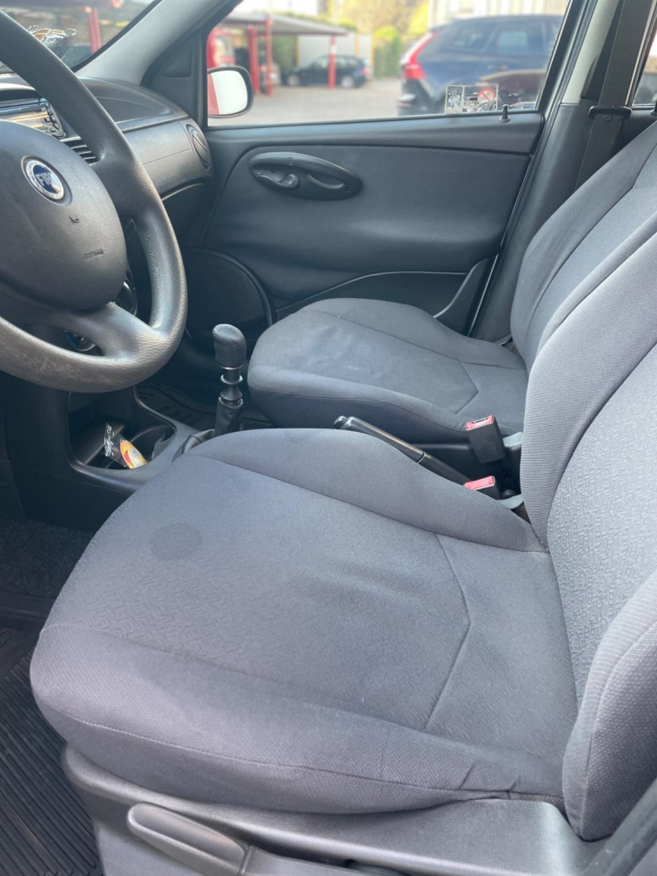 Fiat Punto 1.2i cat 5 porte ELX