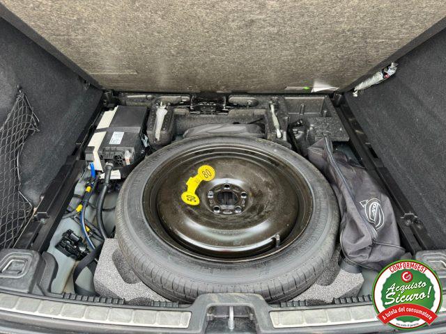 VOLVO XC60 B4 (d) AWD Inscription R.L.19" Sedili Pelle