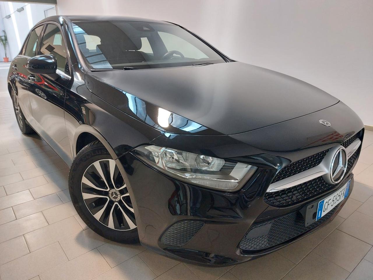 Mercedes A 180 D Business 8G-DCT