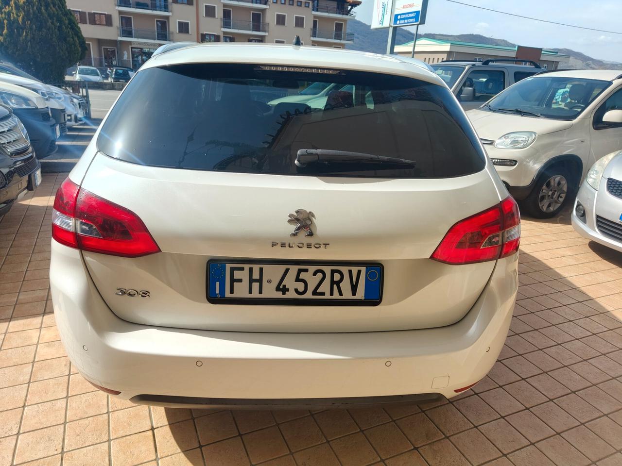 Peugeot 308 BlueHDi 120 S&S EAT6 SW Allure