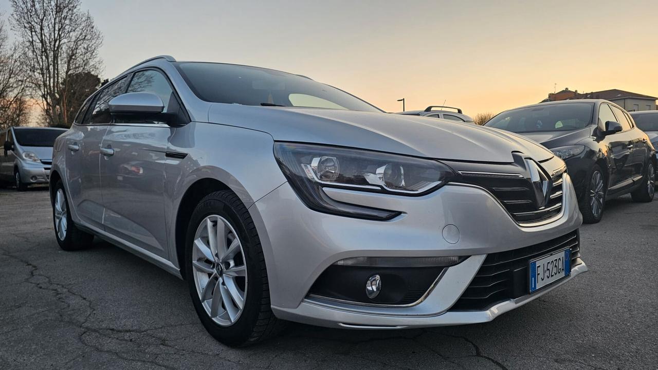 Renault Megane Mégane dCi 8V 110 CV EDC Energy Bose