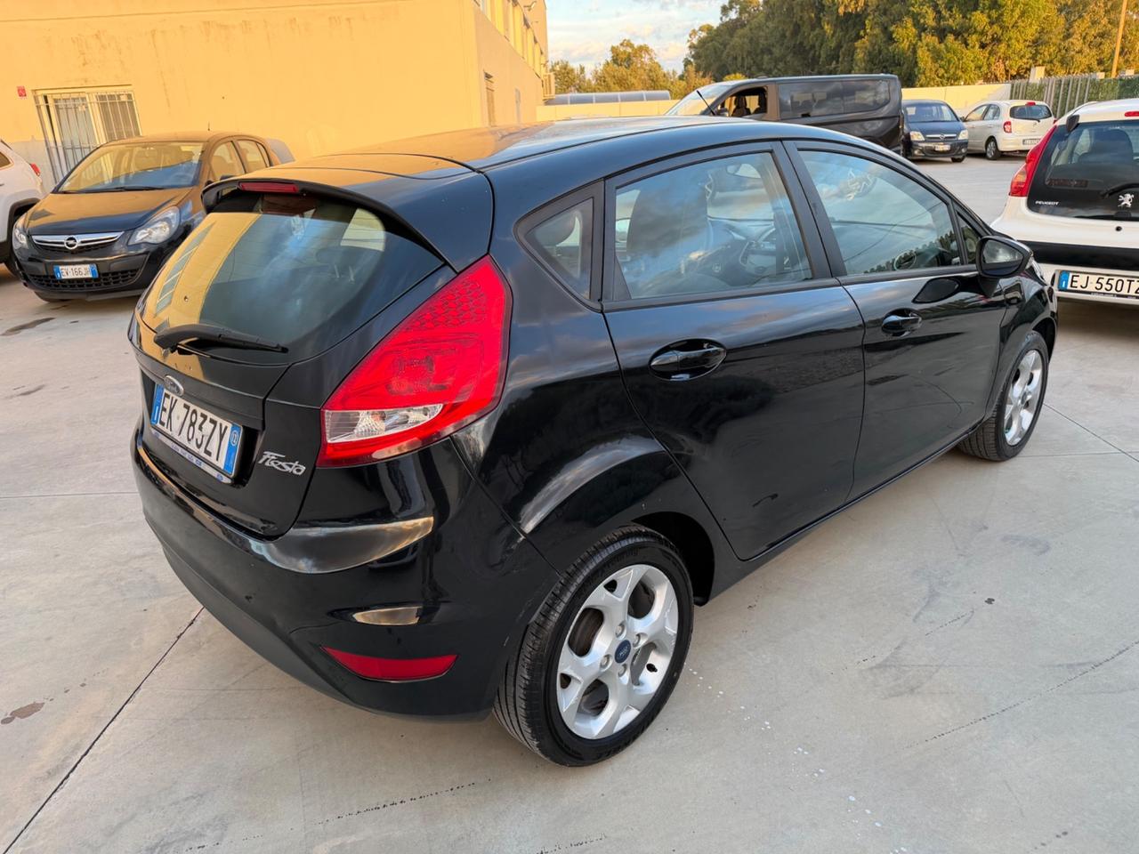 Ford Fiesta Ikon 1.4 TDCi 70CV “76 MILA KM” 2012
