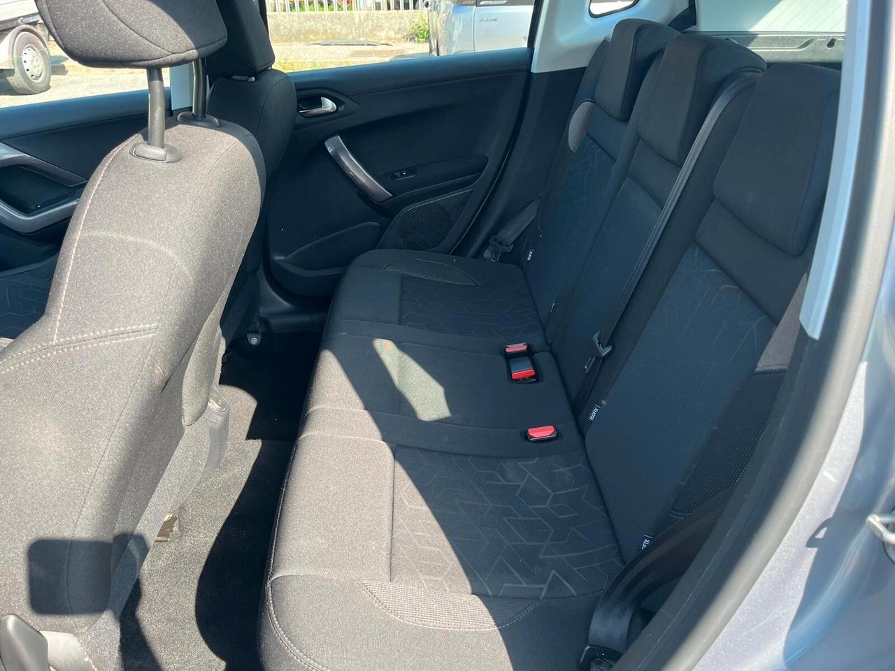 Peugeot 2008 BlueHDi 100 Active **NEOPATENTATI**