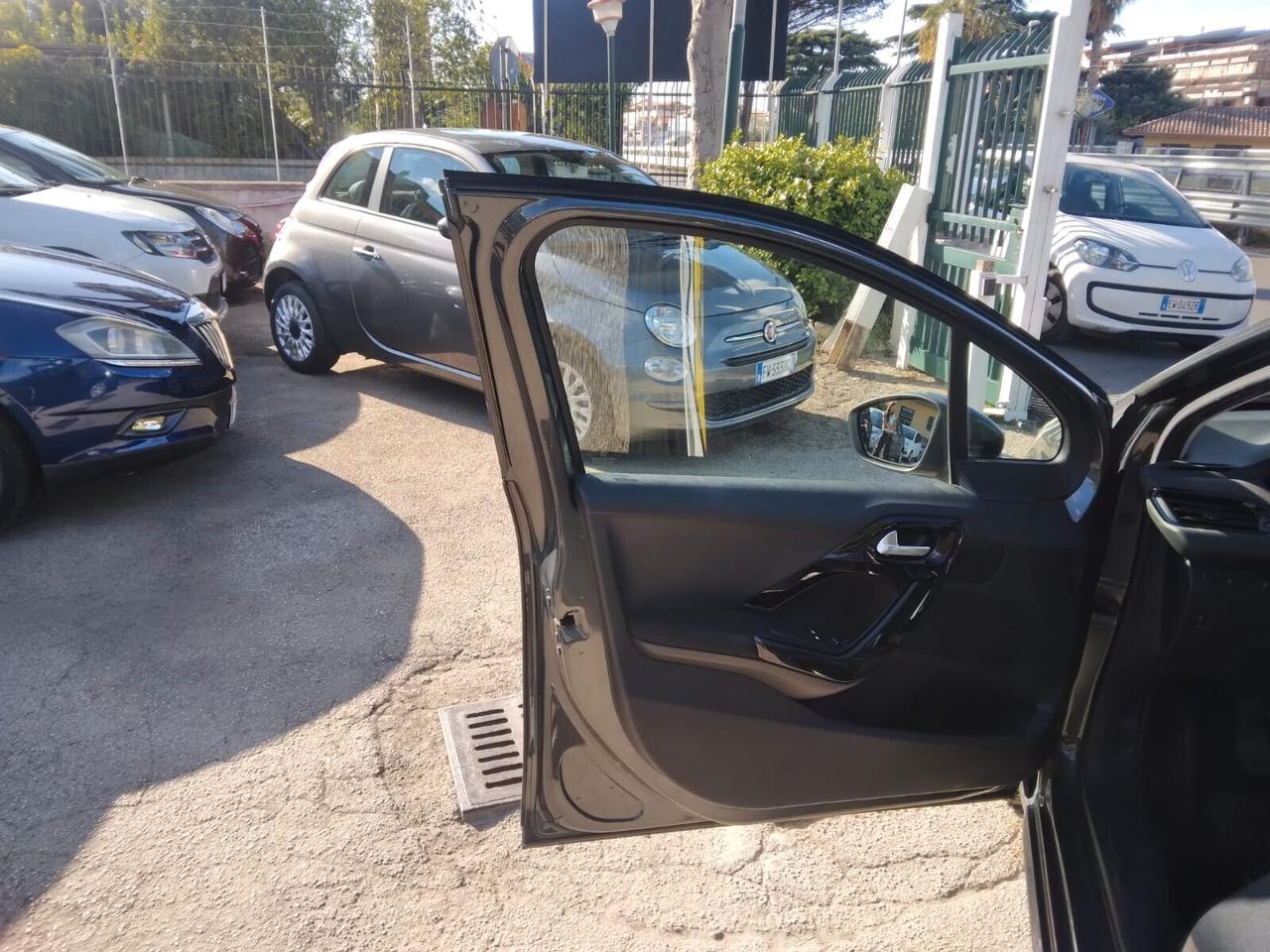 Peugeot 208 1.4 HDi 2015